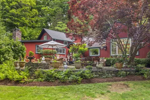 46 Laurel Rd, Essex, CT 06426