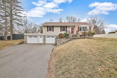 17 Dogwood Ln, South Windsor, CT 06074