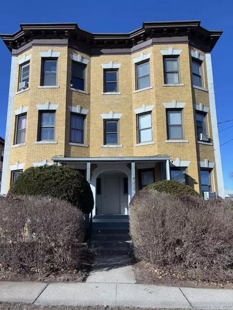 174-176 Standish St, Hartford, CT 06114