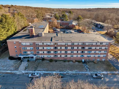 70 Farmington Ave #1B, New London, CT 06320