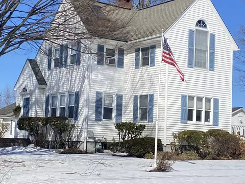 8 Delta Ave, Danbury, CT 06810