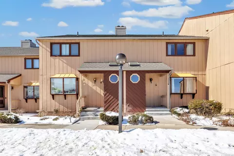 201 Skyview Dr #201, Cromwell, CT 06416