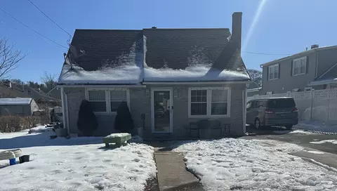 377 Glen Hills Rd, Meriden, CT 06451