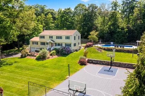 44 Wildwood Ln, Weston, CT 06883