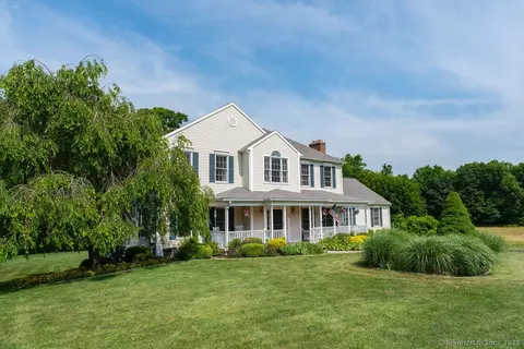 24 Overlook Ln, Guilford, CT 06437