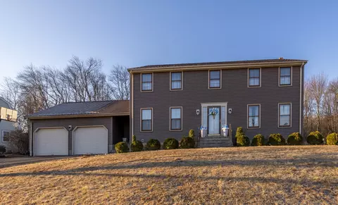 226 Hang Dog Ln, Wethersfield, CT 06109