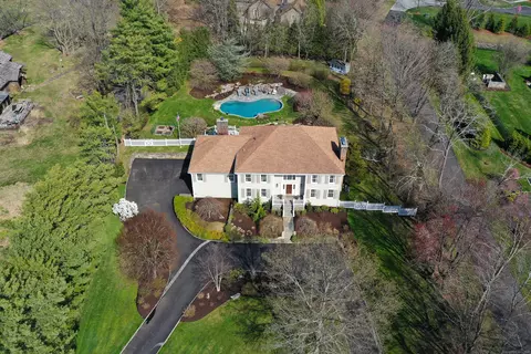 84 Nearwater Ln, Darien, CT 06820
