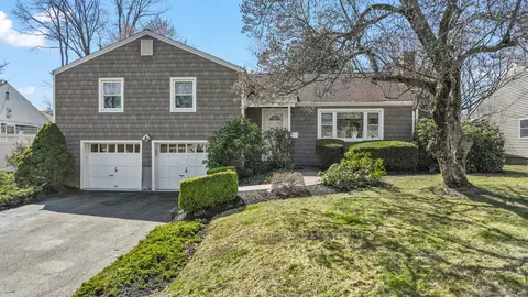 125 Haynes Rd, West Hartford, CT 06117