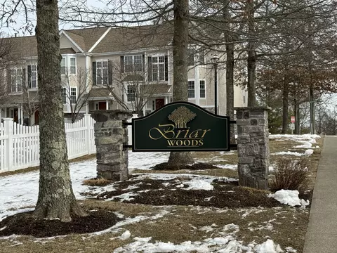 1801 Briar Woods Ln #1801, Danbury, CT 06810