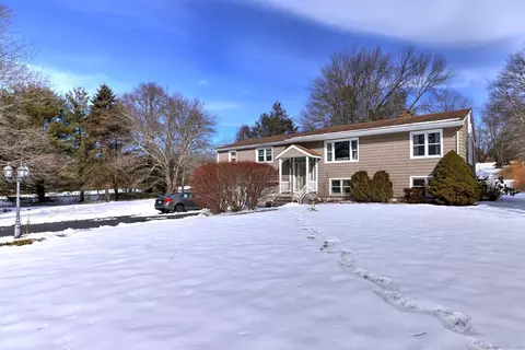 587 Russell Ct, Orange, CT 06477