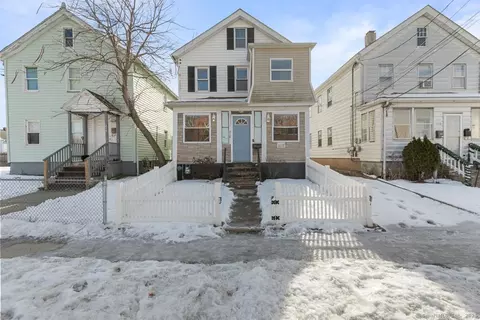 216 Morse St, Hamden, CT 06517