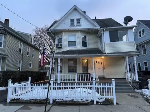 90 Roosevelt St, Bridgeport, CT 06608