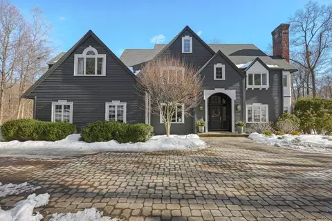 33 Cider Mill Pl, Wilton, CT 06897