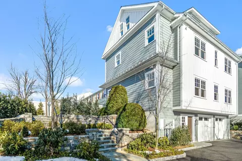 25 Henry St #A, Greenwich, CT 06830