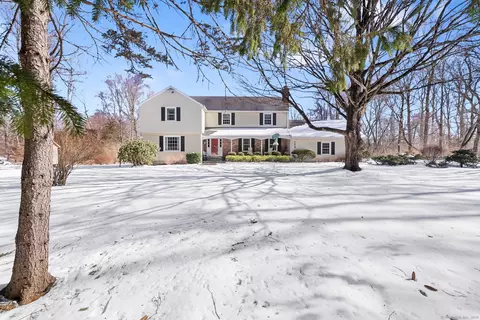 150 Tackora Trl, Ridgefield, CT 06877