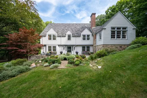 24 Swifts Ln, Darien, CT 06820