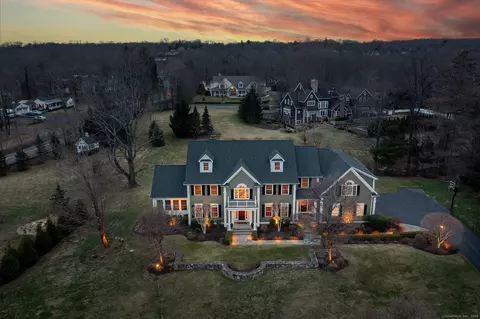 4 Belden Hill Rd, Brookfield, CT 06804