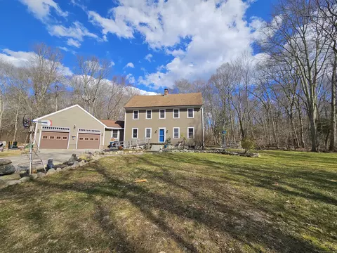 34 Colbridge Rd, Plainfield, CT 06374
