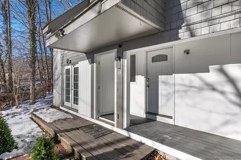 49 Hampton Rd, Hamden, CT 06518