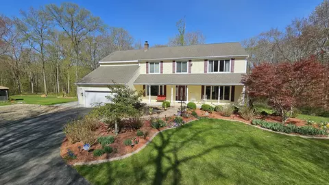 37 Esther Ln, Colchester, CT 06415