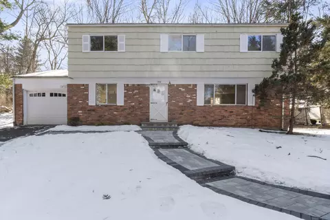 104 Cedar Heights Rd, Stamford, CT 06905
