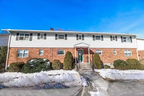 490 Oak Ave #44, Cheshire, CT 06410