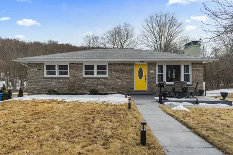 373 Hamilton Ave, Norwich, CT 06360