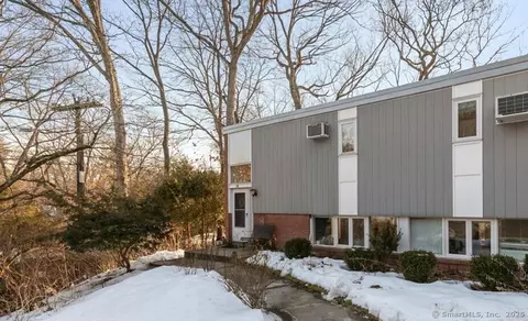 78 N Lake Dr #78, Hamden, CT 06517