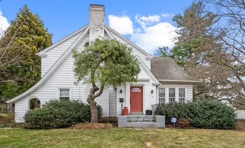 688 Ridge Rd, Middletown, CT 06457