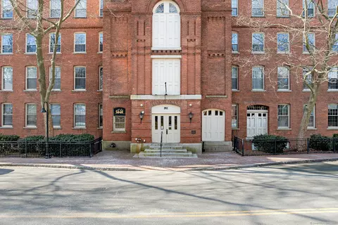 92 Main St #218, Deep River, CT 06417