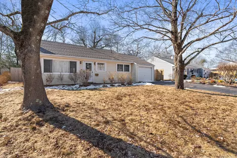 18 Plymouth Ave S, Groton, CT 06340