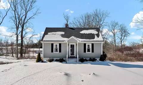 11 Peggy Ln, Farmington, CT 06032