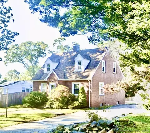 116 Bloomingdale Rd, Waterford, CT 06375