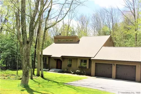 80 Shelbourne Dr, Goshen, CT 06756