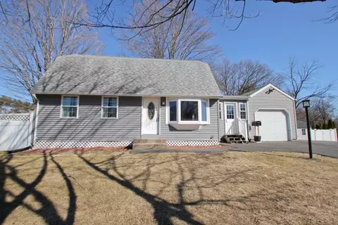 4 Hazel St, Windsor Locks, CT 06096