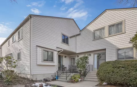 111 Fiddler Green Rd #B, Stratford, CT 06614