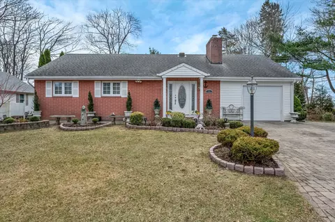 92 Grove Beach Rd S, Westbrook, CT 06498