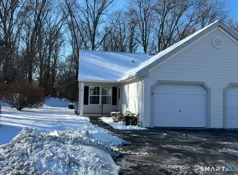 150 Forest Rd #25, Milford, CT 06461