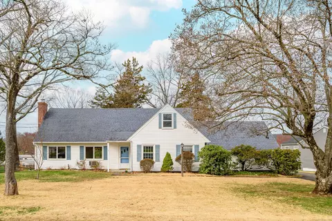 6 Crestwood Dr, Danbury, CT 06811