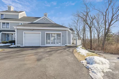 233 Mansfield Grove Rd #106, East Haven, CT 06512