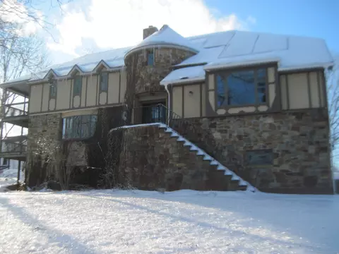 18 Roy Mountain Rd, Prospect, CT 06712