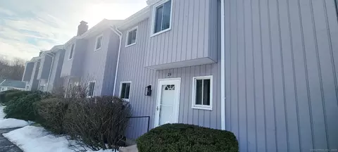 28 Monika Ln #28, Brookfield, CT 06804