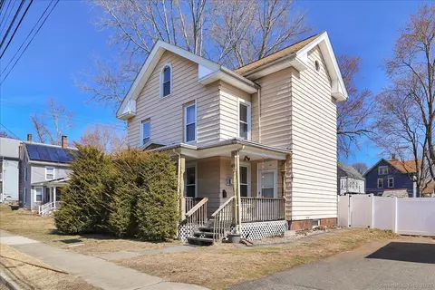 202 4th St, Meriden, CT 06451