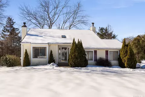 4 Boysen Dr, Bloomfield, CT 06002