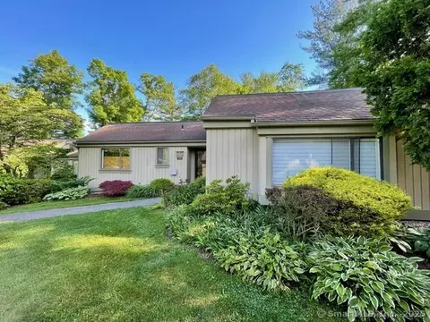 1013 Heritage Vlg #B, Southbury, CT 06488