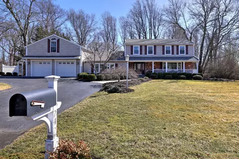 242 Currier Dr, Orange, CT 06477