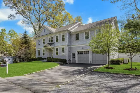 23 Rayfield Rd, Westport, CT 06880