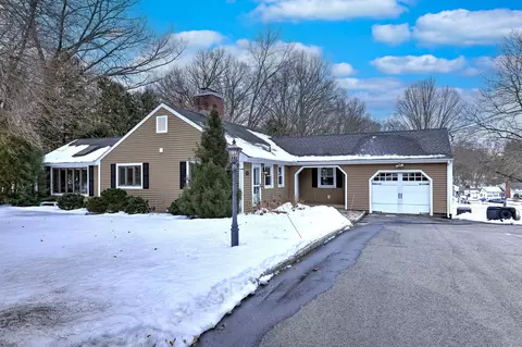 28 Skyline Dr, Southington, CT 06489