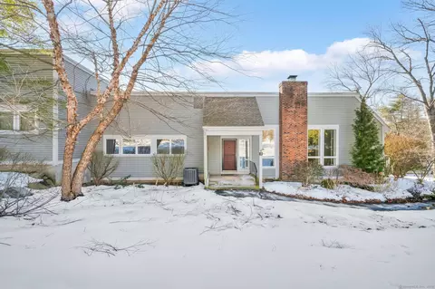 4 Alder Ln #4, Avon, CT 06001