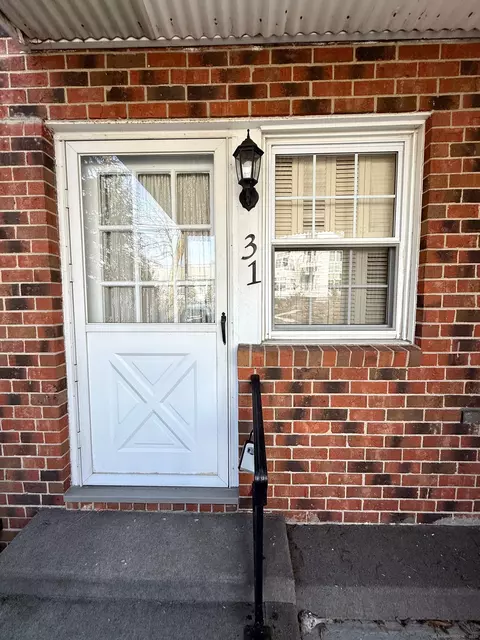 245 Unquowa Rd #31, Fairfield, CT 06824